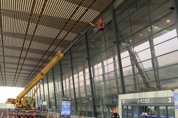 顺德玻璃幕墙维护和保养